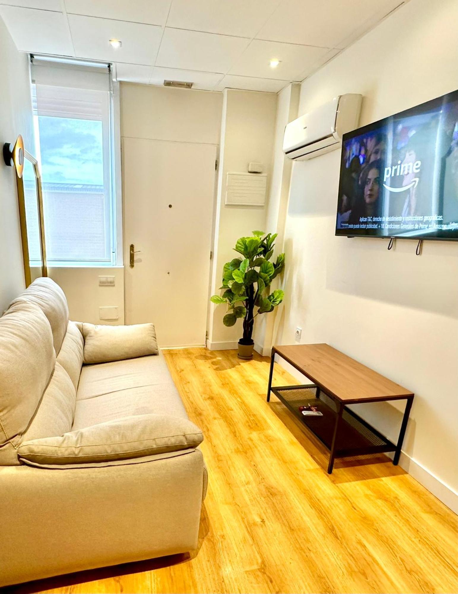 Apartamentos Noviembre マドリード エクステリア 写真