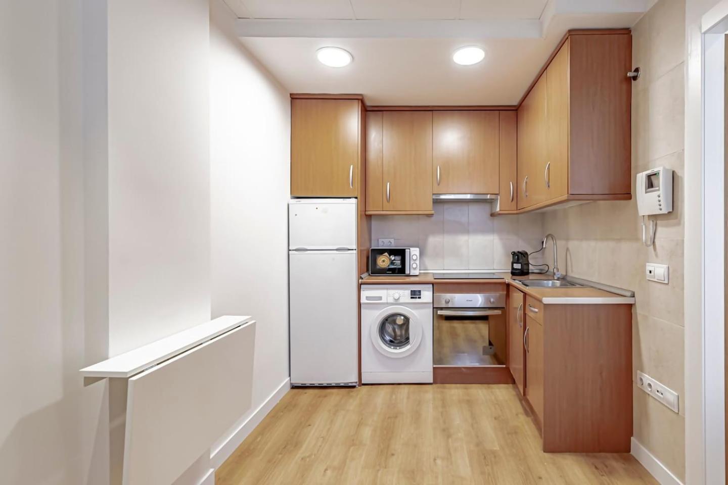 Apartamentos Noviembre マドリード エクステリア 写真